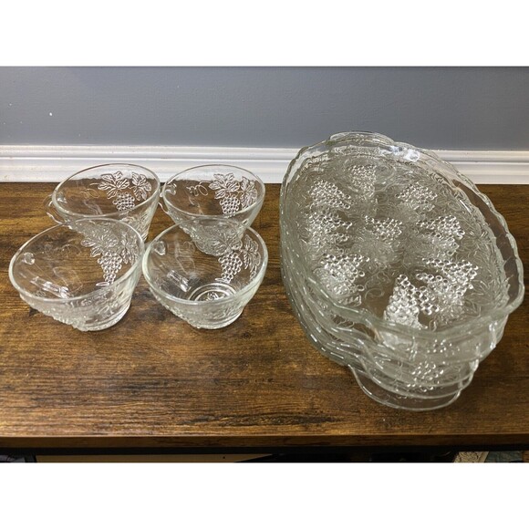 Vintage Anchor Hocking Glass Serving Snack Trays With Tea Cup And Grape Pattern - Picture 5 of 5